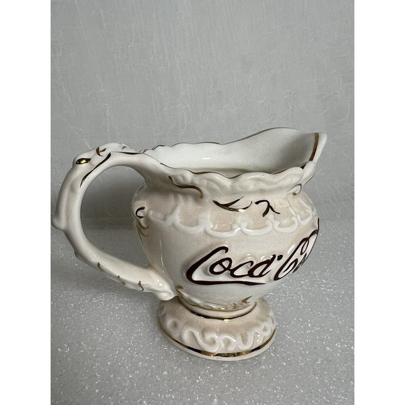 Coca-Cola Ceramic Creamer From 1998 Pink Cream With Gold Trim Vintage - Picture 5 of 7